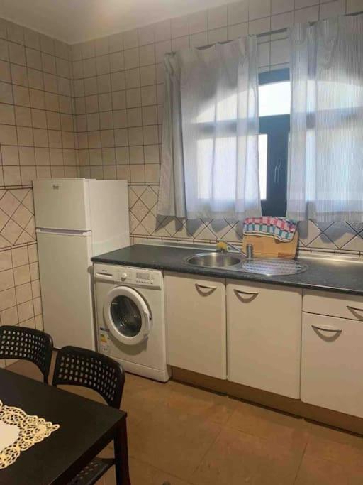 Riviera Park 7A - Air Con- Wi-Fi- Uk Channels- 5 Minutes Walking From The Sea Apartment Tias Luaran gambar
